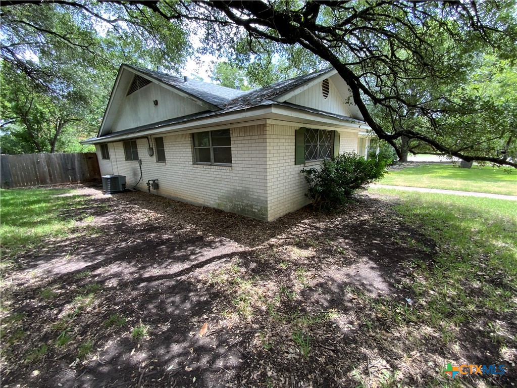 3113 El Camino Drive Property Photo 4