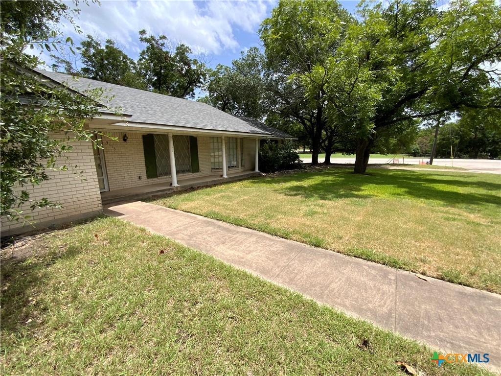 3113 El Camino Drive Property Photo 5