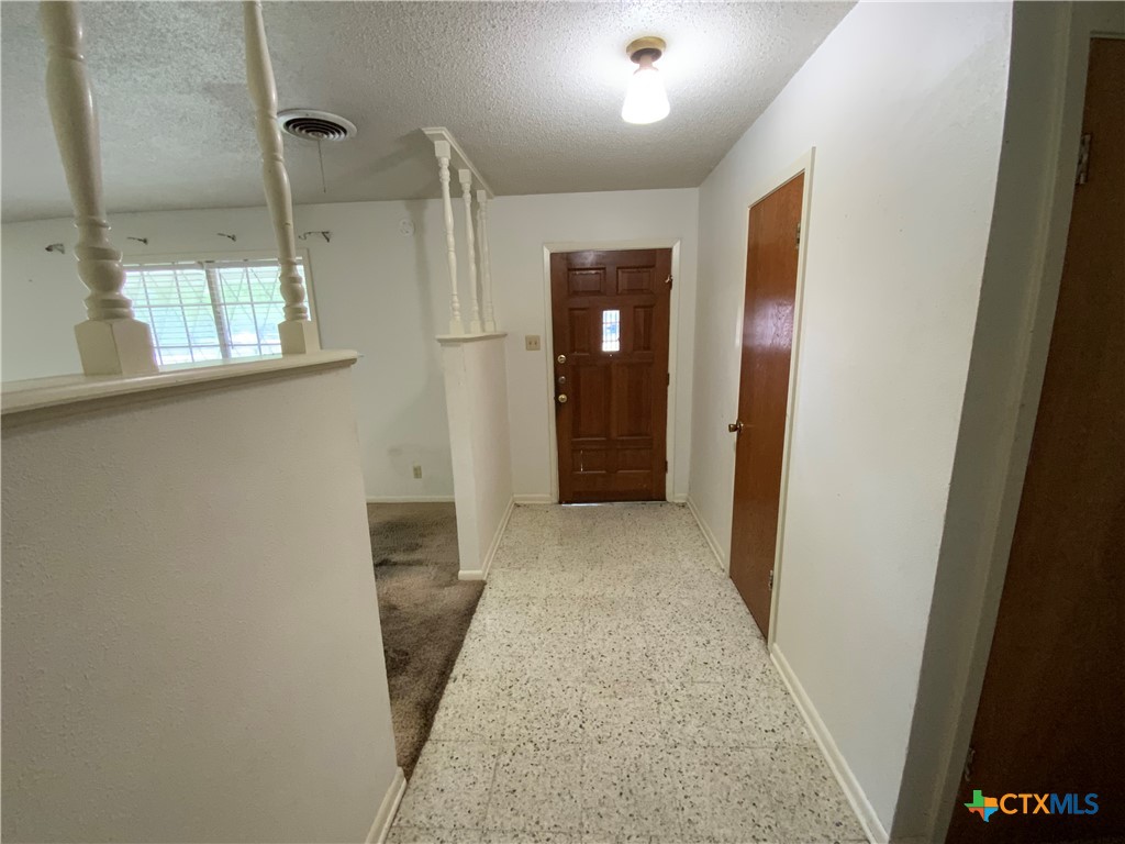 3113 El Camino Drive Property Photo 6