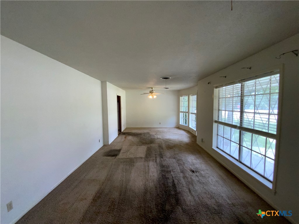 3113 El Camino Drive Property Photo 8