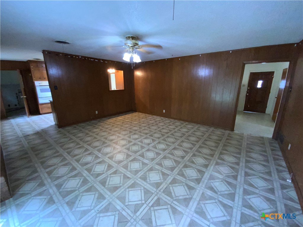 3113 El Camino Drive Property Photo 9