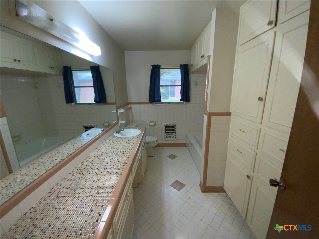 3113 El Camino Drive Property Photo 14