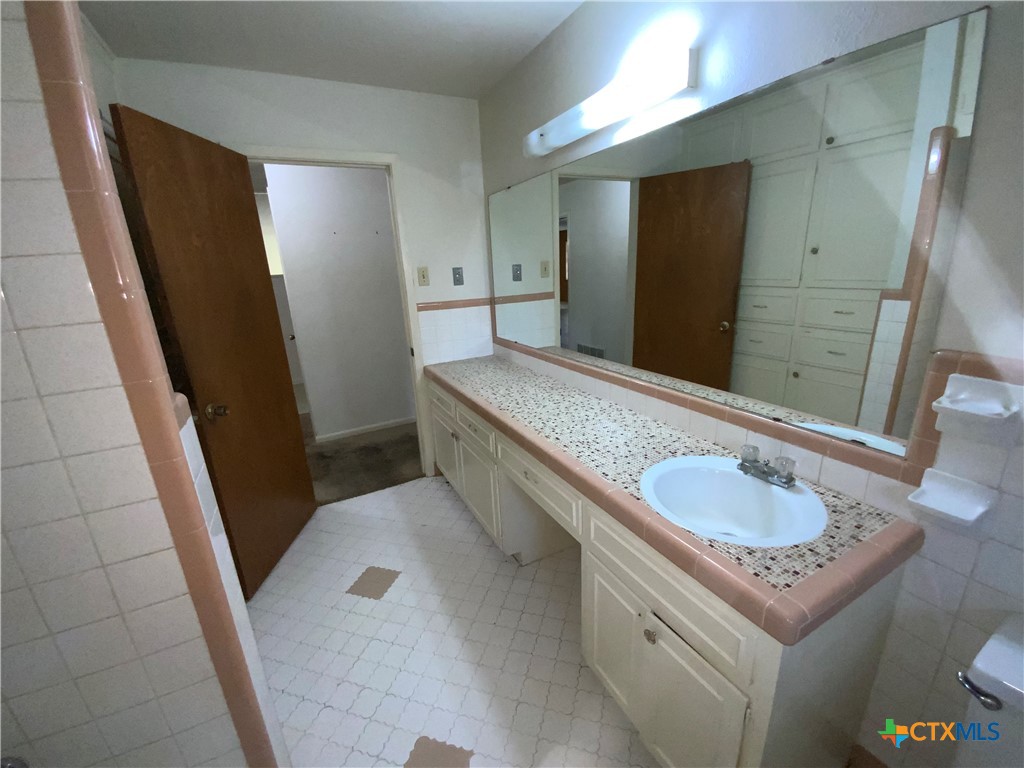3113 El Camino Drive Property Photo 16
