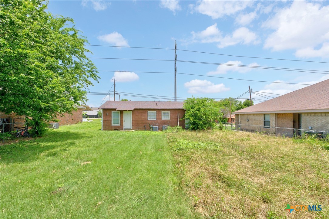 422 W Green Avenue Property Photo 10