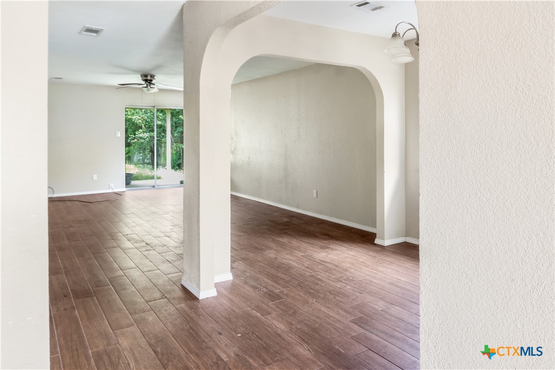 1302 Saddle Drive Property Photo 7