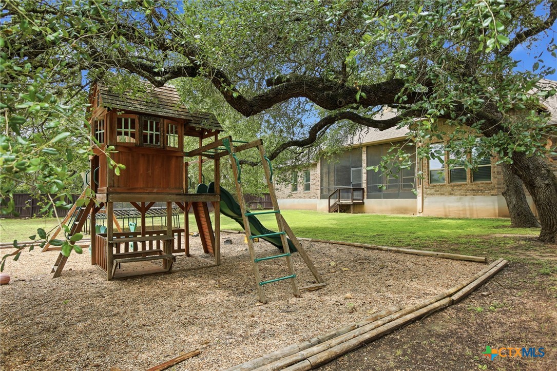 563 Solms Forest Property Photo 33