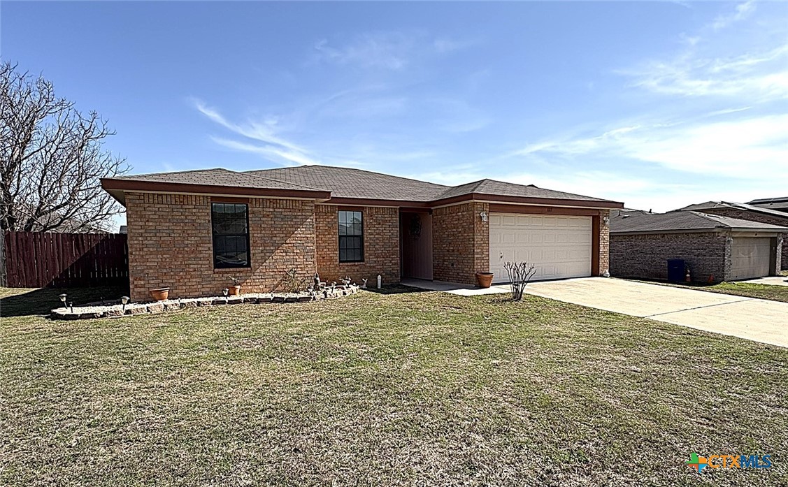 1117 Katelyn Circle Property Photo 2