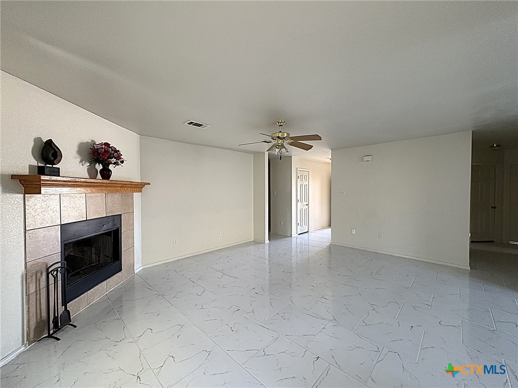 1117 Katelyn Circle Property Photo 3