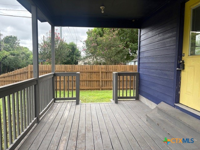 1017 W Nueces Street Property Photo 5