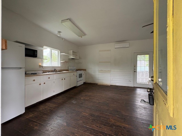 1017 W Nueces Street Property Photo 7