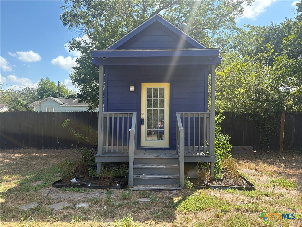 1017 W Nueces Street Property Photo 15