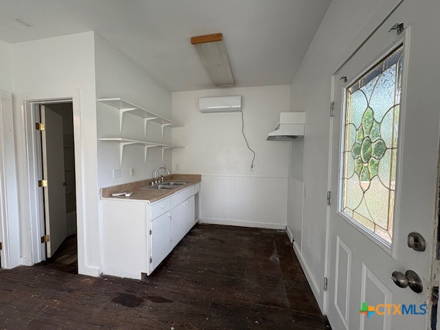 1017 W Nueces Street Property Photo 22
