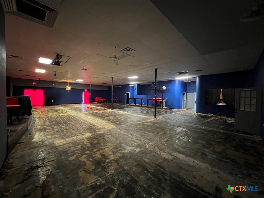 420 E Avenue C Property Photo 15