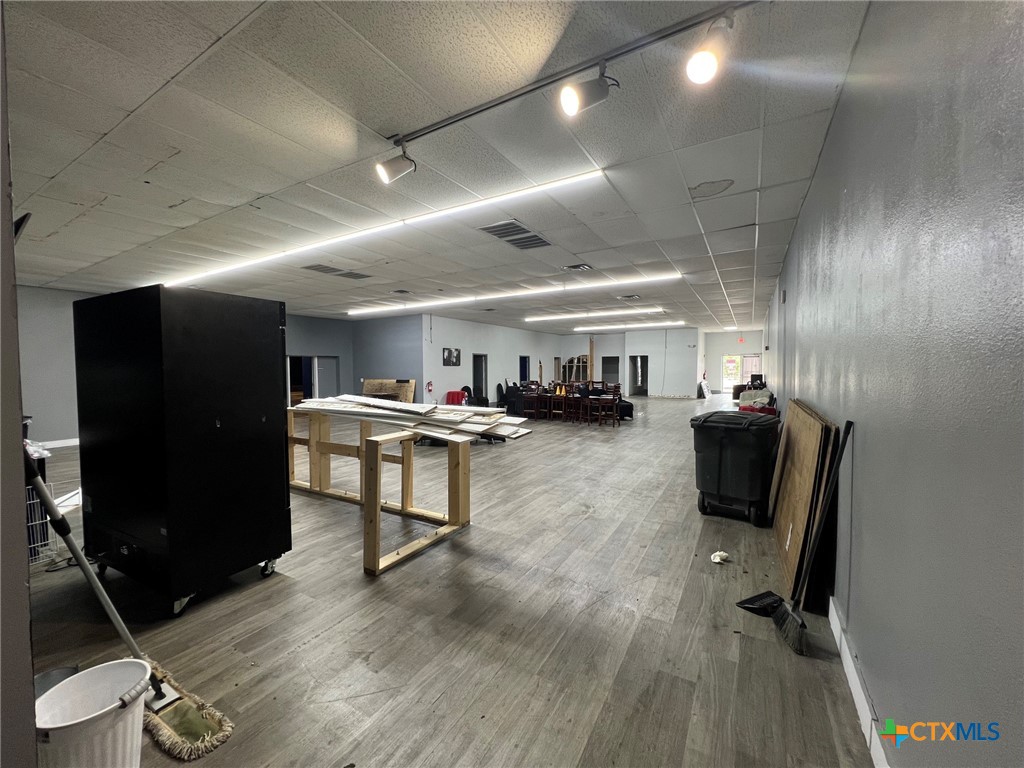 420 E Avenue C Property Photo 19