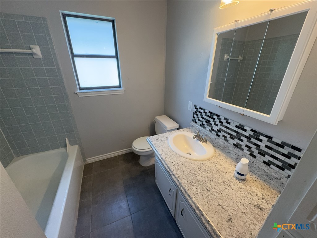 1704 Big Bend Drive Property Photo 12