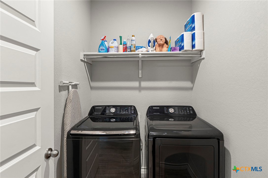1551 Balcones Fault Property Photo 15
