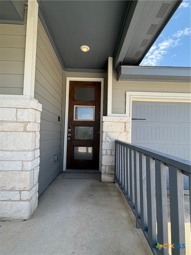 1250 Lennea Property Photo 3