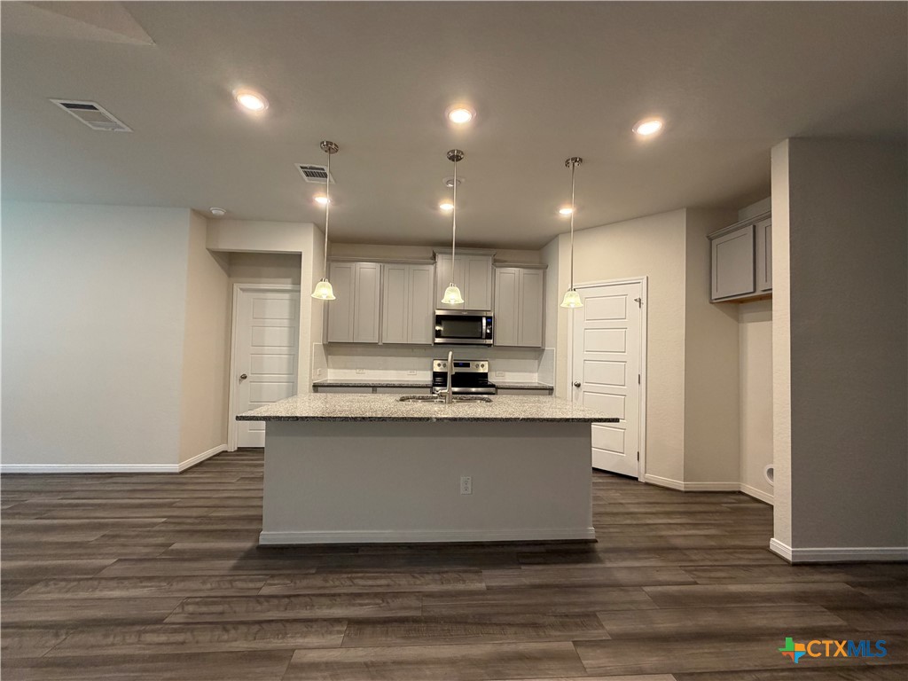 1250 Lennea Property Photo 5