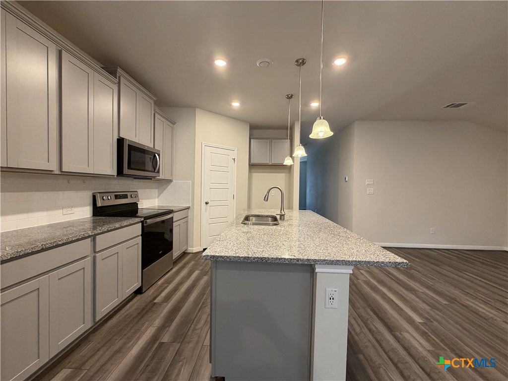 1250 Lennea Property Photo 6