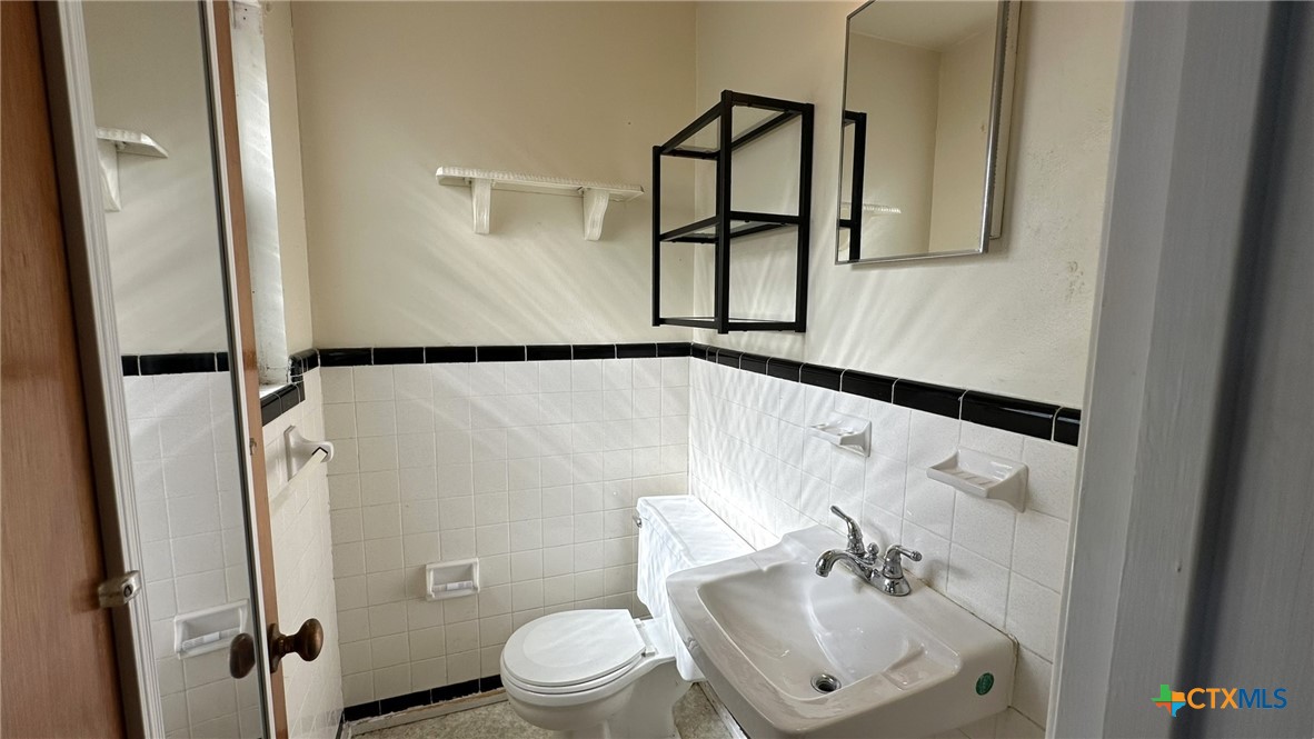 1102 S 27th Street Property Photo 8