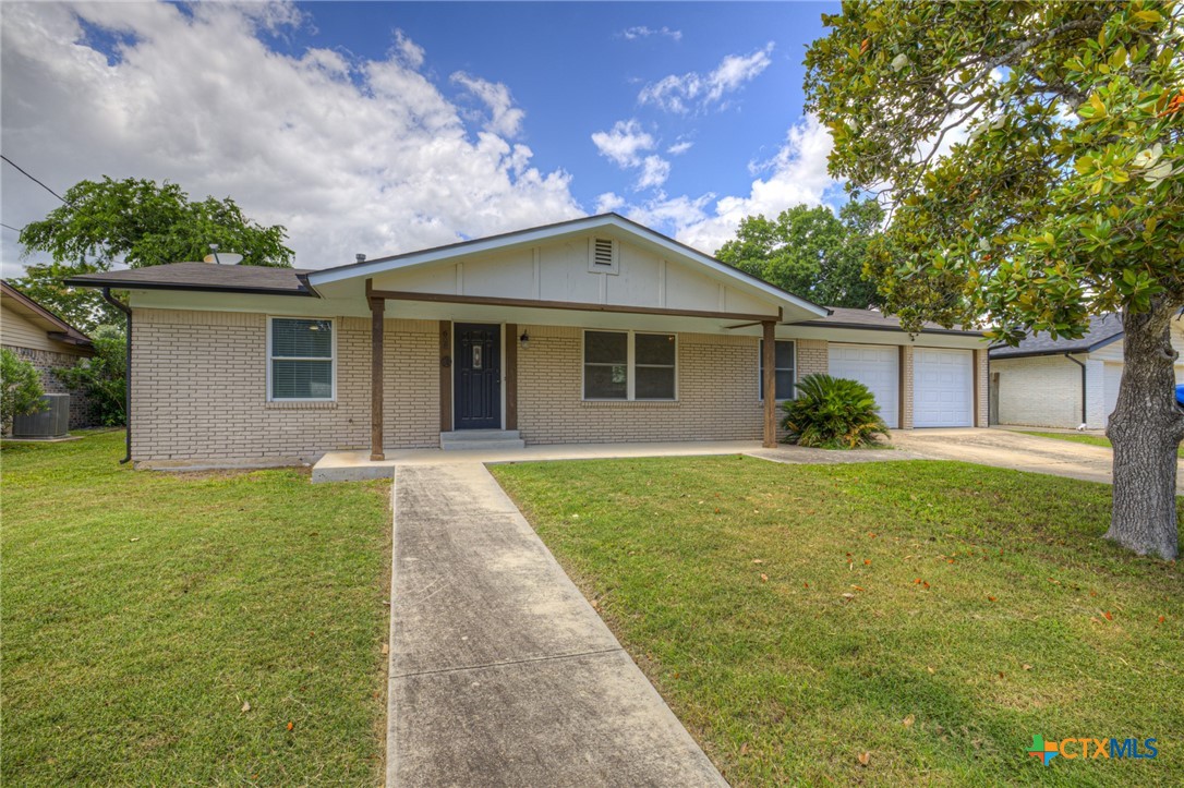608 Creek Drive Property Photo 2