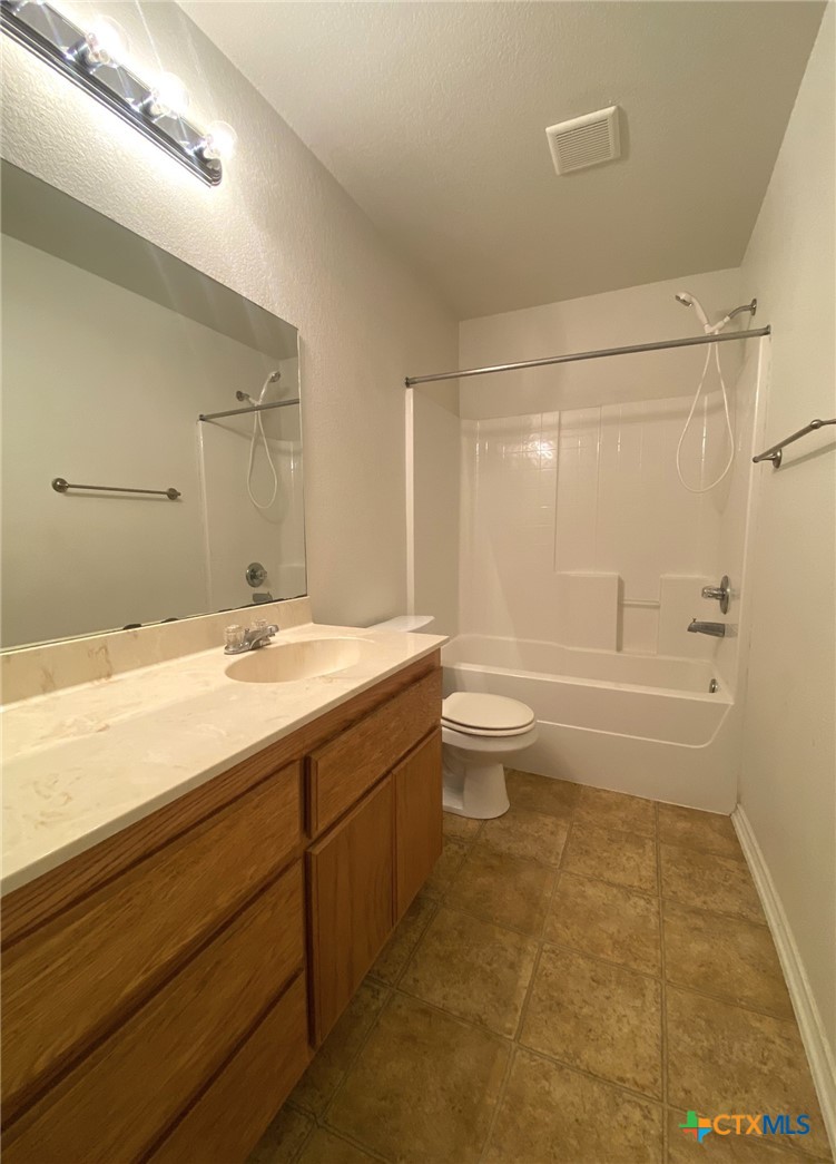2910 Ashley Drive 2912 Property Photo 5