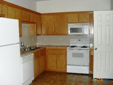 2914 Ashley Drive 2916 Property Photo 3