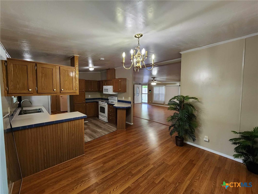 922 Ashwood Drive Property Photo 11