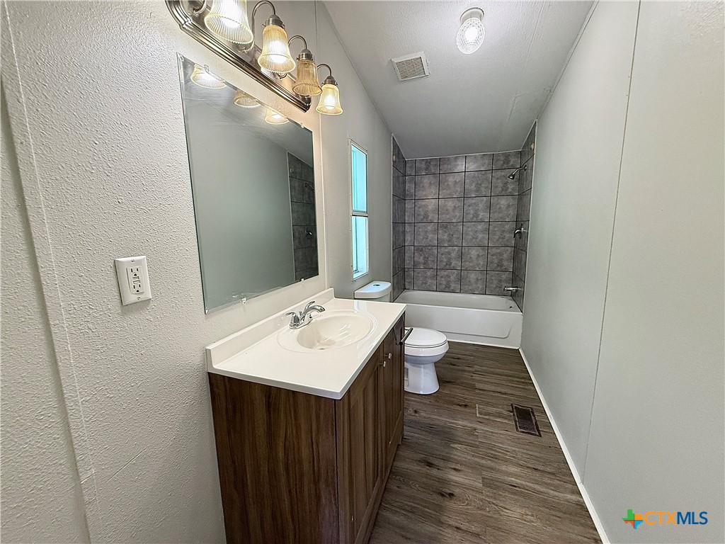 319 E Zipp Road Property Photo 9
