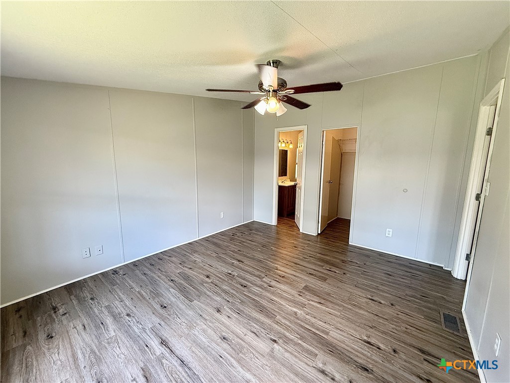 319 E Zipp Road Property Photo 10
