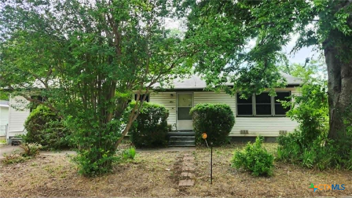 801 S 11th Street Property Photo 1