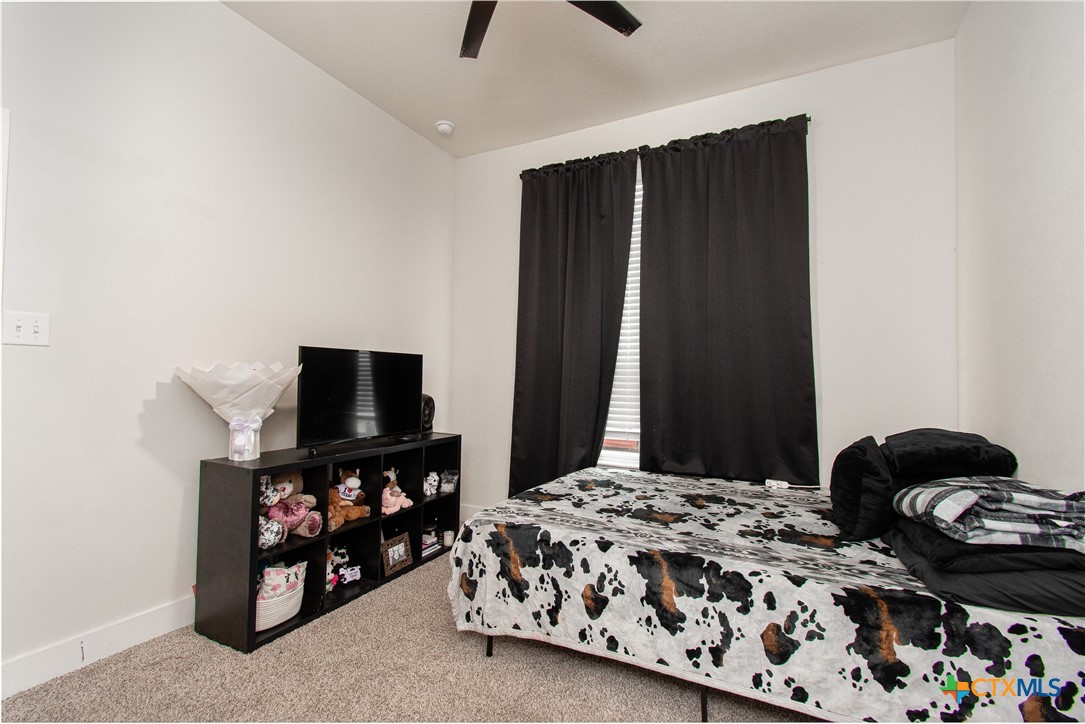 2016 Meridian Loop Property Photo 4