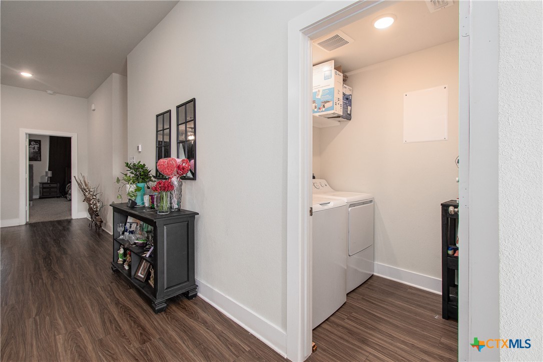 2016 Meridian Loop Property Photo 6