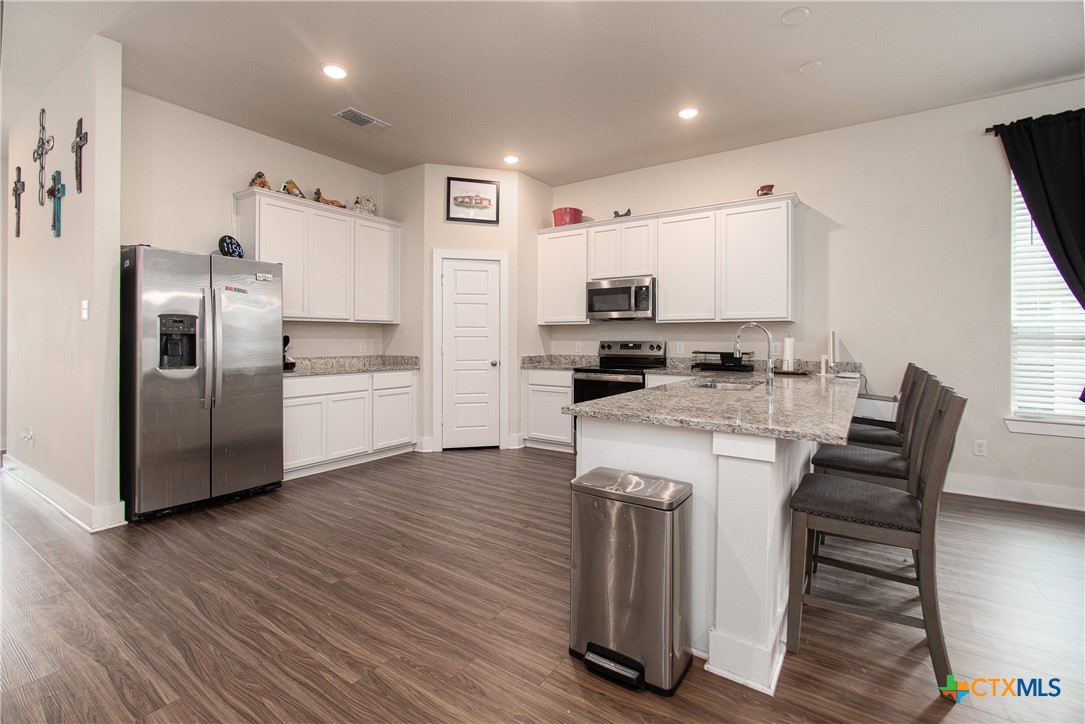 2016 Meridian Loop Property Photo 8