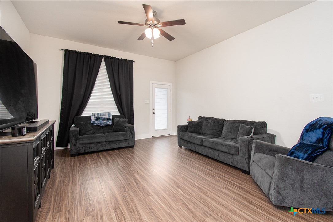 2016 Meridian Loop Property Photo 9