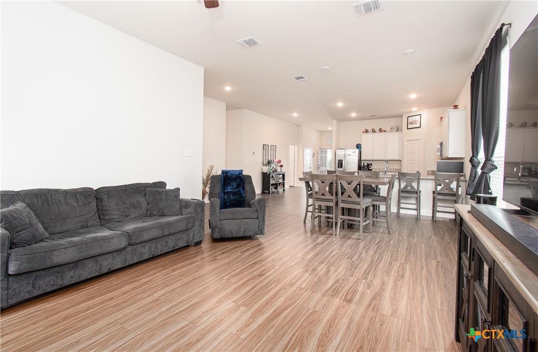 2016 Meridian Loop Property Photo 10