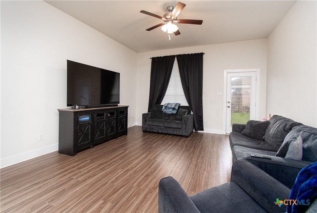 2016 Meridian Loop Property Photo 11