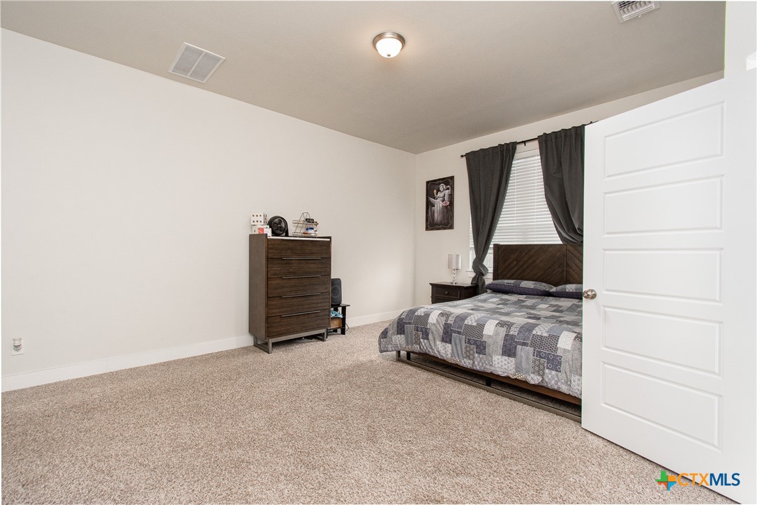 2016 Meridian Loop Property Photo 15