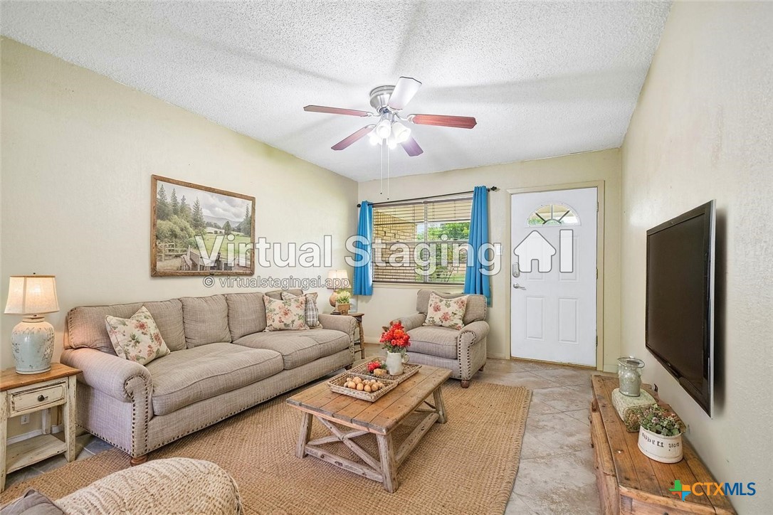912 Edwards Street Property Photo 4