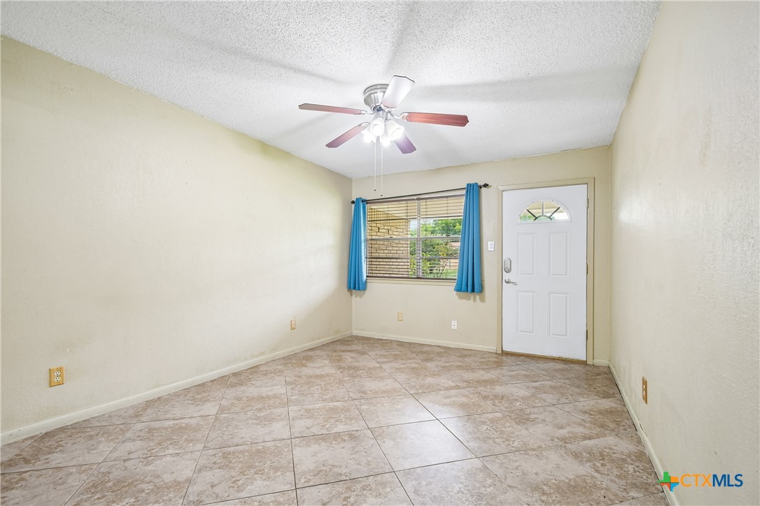 912 Edwards Street Property Photo 5
