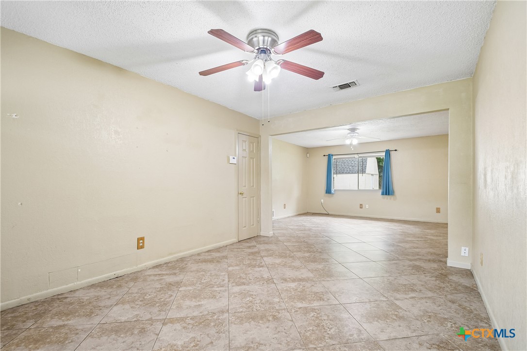 912 Edwards Street Property Photo 6