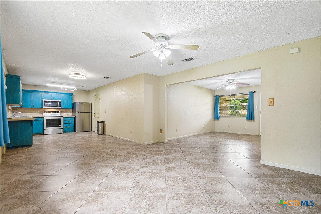 912 Edwards Street Property Photo 11