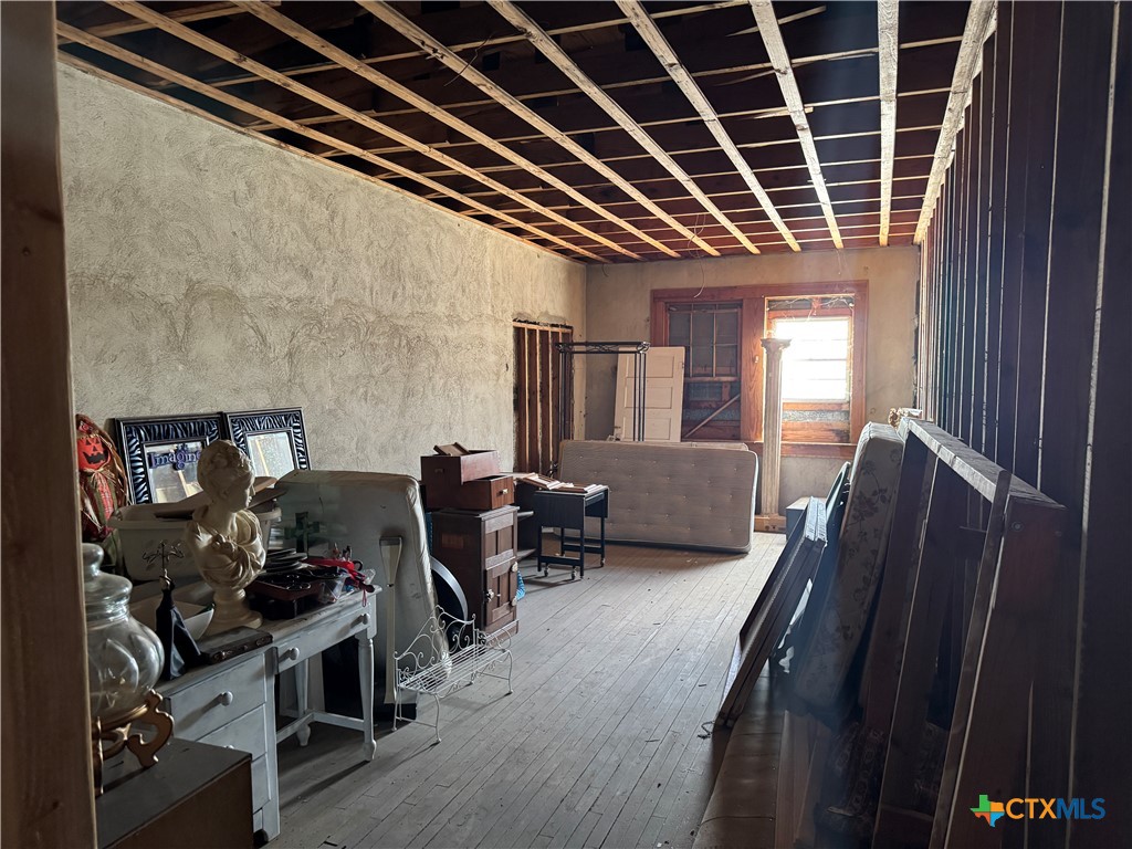 110 E Central Avenue Property Photo 9