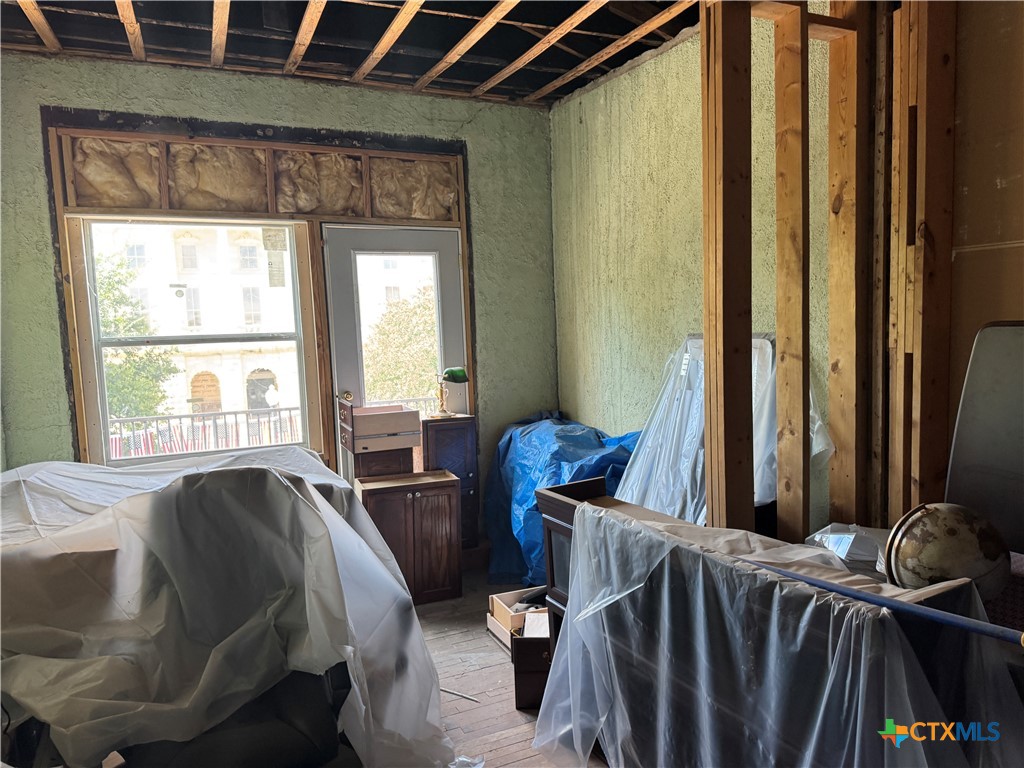 110 E Central Avenue Property Photo 11