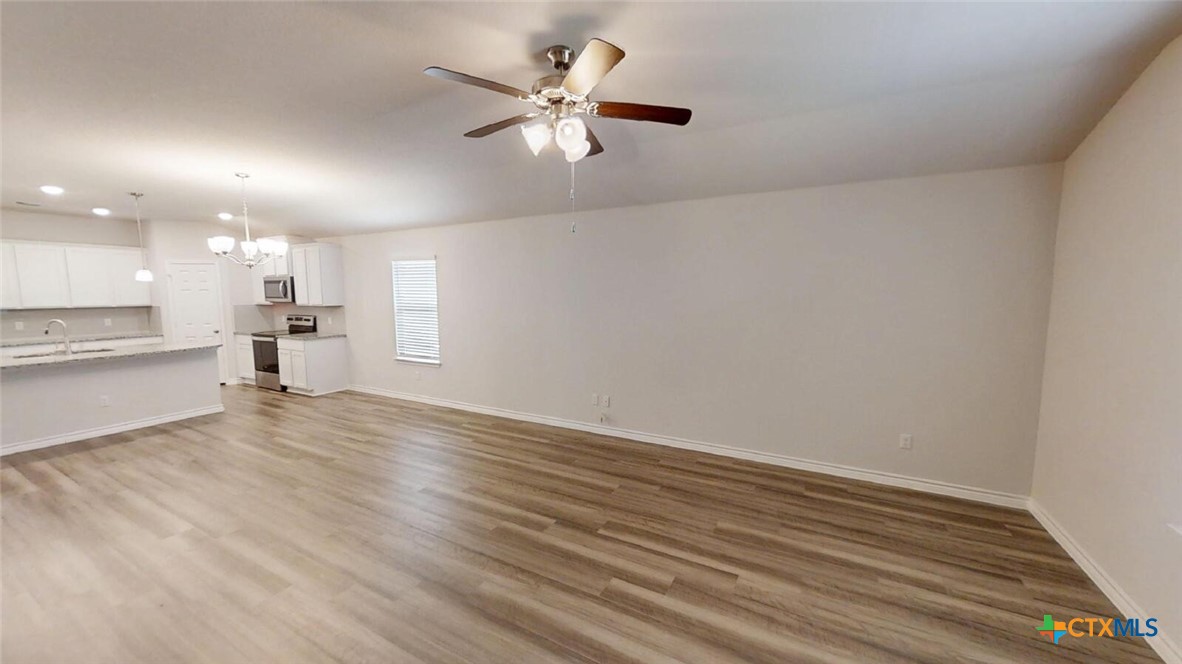 1908 Rosson Street Property Photo 4