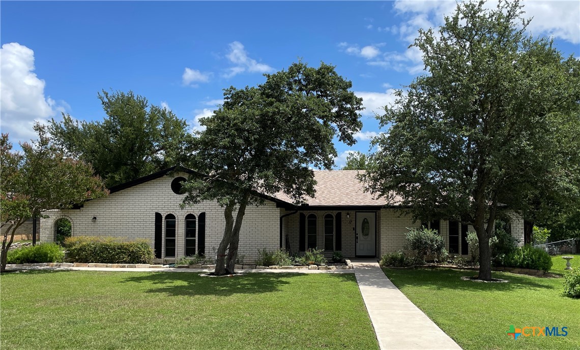 17 Oakmont Circle Property Photo 1