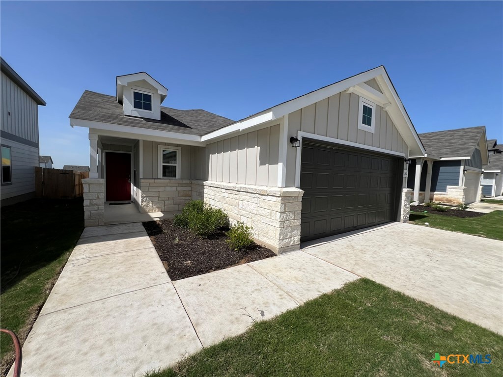 760 Heartseed Property Photo 1