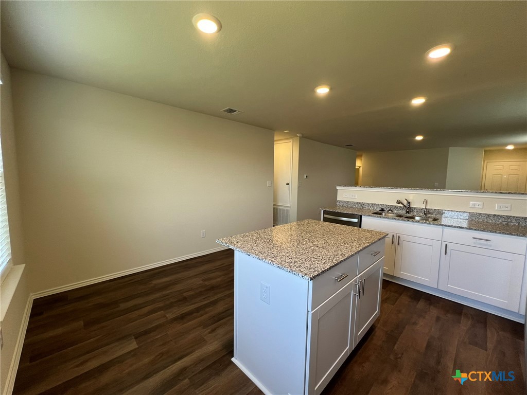 760 Heartseed Property Photo 3