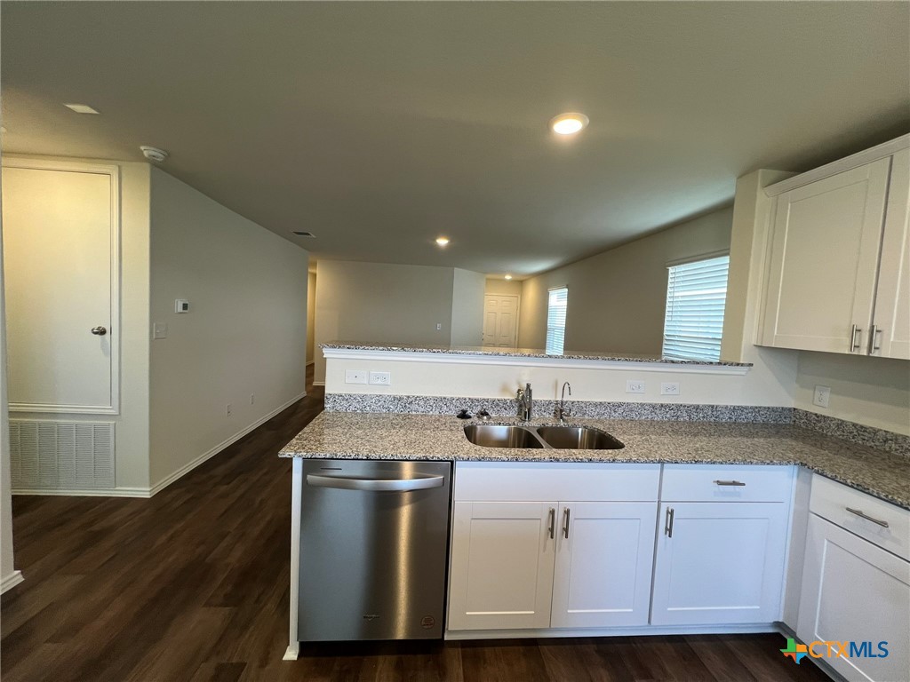 760 Heartseed Property Photo 6