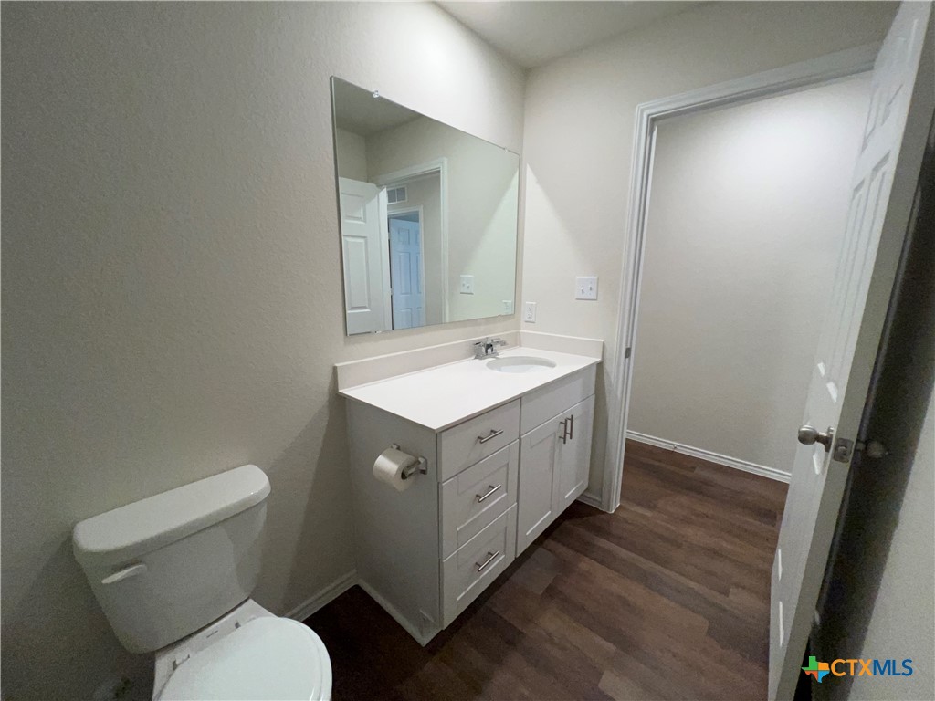 760 Heartseed Property Photo 28